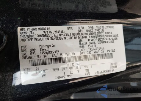 2016 Ford Focus S z USA, uszkodzony, nr VIN 1FADP3E28GL379398